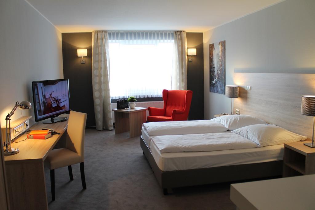 Hotel Westerfeld Hemmingen  Ngoại thất bức ảnh