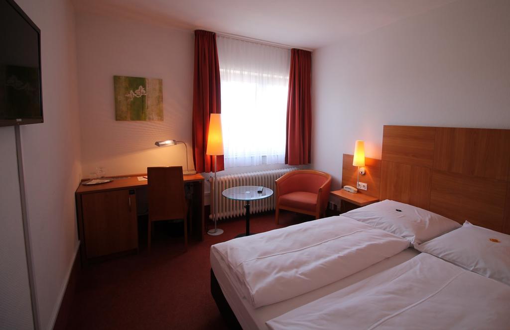 Hotel Westerfeld Hemmingen  Ngoại thất bức ảnh
